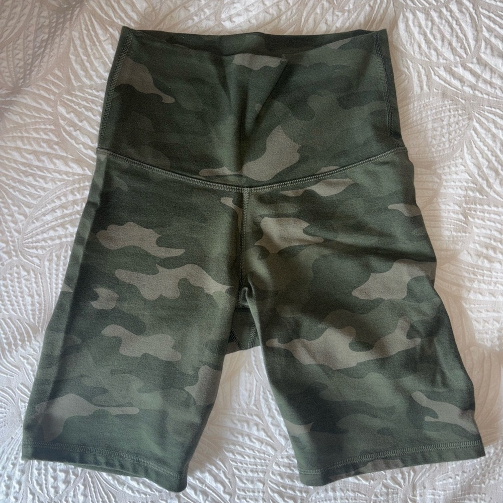Old Navy Green Bike Shorts High-Waisted Camouflage